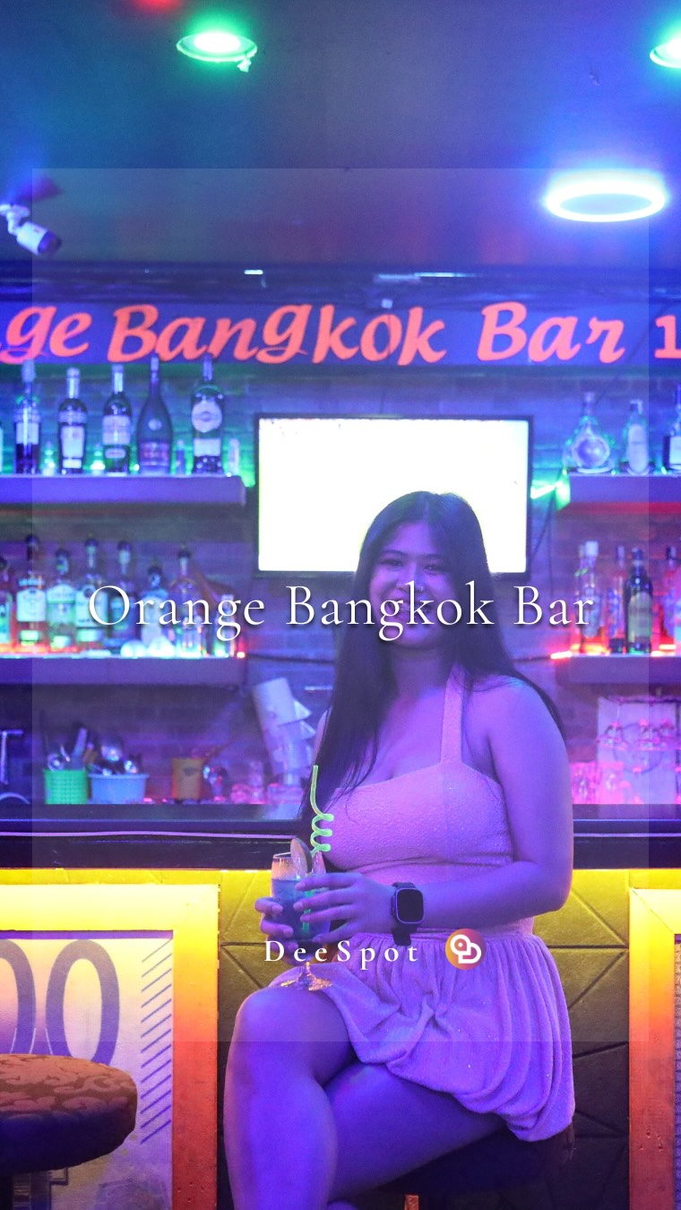 deespotnight0310 【Orange Bangkok Bar】 @orangebarbangkok 1階は広々バーカウンター（50名以上収容可能）＆